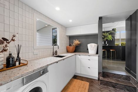 Photo of property in 132 Pendarves Street, New Plymouth, 4312