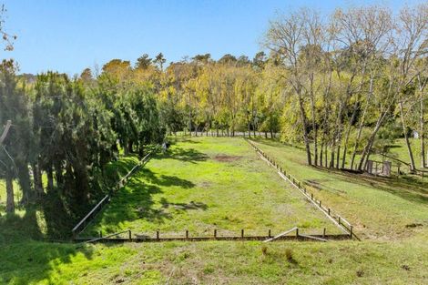 Photo of property in 200 Awa Road, Kumeu, 0891