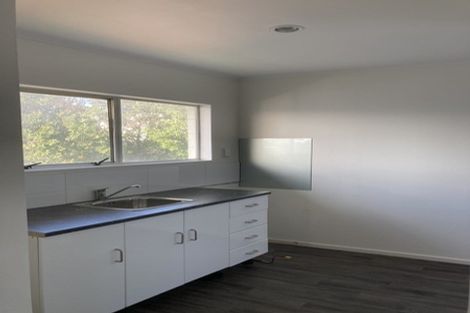 Photo of property in 105f2 Apu Crescent, Lyall Bay, Wellington, 6022