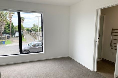Photo of property in 5/12 Tawa Road, Te Atatu Peninsula, Auckland, 0610