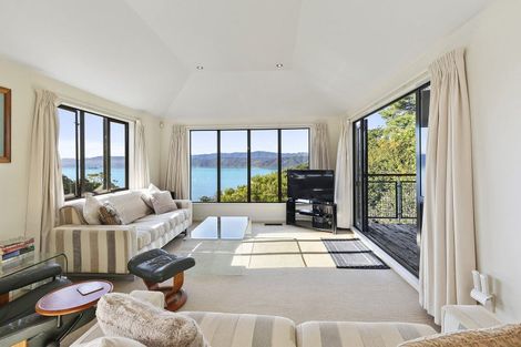 Photo of property in 10a Fettes Crescent, Seatoun, Wellington, 6022