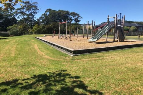 Photo of property in 12 Martin Jugum Lane, Ranui, Auckland, 0612