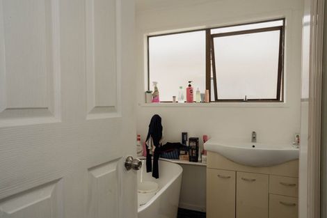 Photo of property in 14 Kellett Road, Ranui, Auckland, 0612