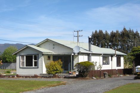 Photo of property in 44 Disraeli Street, Westport, 7825