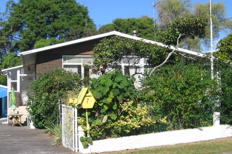 Photo of property in 7 Rickards Place, New Lynn, Auckland, 0600