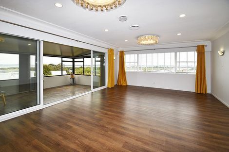 Photo of property in 26 Jaemont Avenue, Te Atatu South, Auckland, 0610
