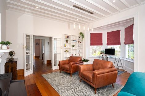 Photo of property in 14 Cameron Road, Bluff Hill, Napier, 4110