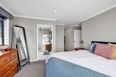 Photo of property in 1 Larlin Drive, Hawera, 4675