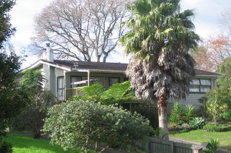 Photo of property in 8 Nielsen Place, Massey, Auckland, 0614