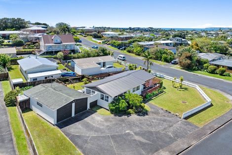 Photo of property in 35 Fairway Avenue, Red Beach, 0932