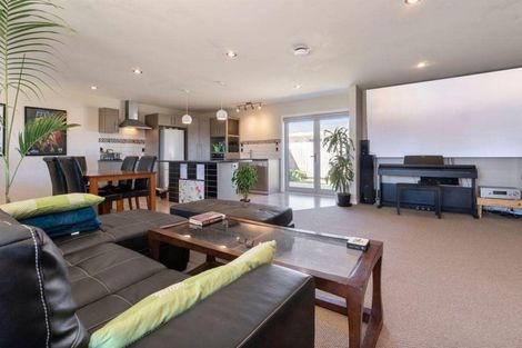 Photo of property in 17a Tawa Road, Te Atatu Peninsula, Auckland, 0610