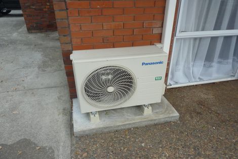 Photo of property in 23 Gray Avenue, Mangere East, Auckland, 2024