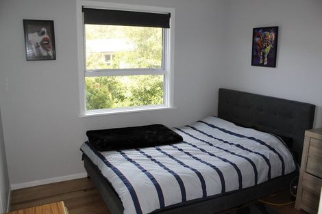 Photo of property in 2 Warren Street, Paparangi, Wellington, 6037