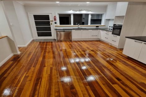 Photo of property in 2/3 Aorangi Place, Birkenhead, Auckland, 0626
