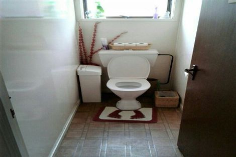 Photo of property in 9 Rathgar Road, Henderson, Auckland, 0610