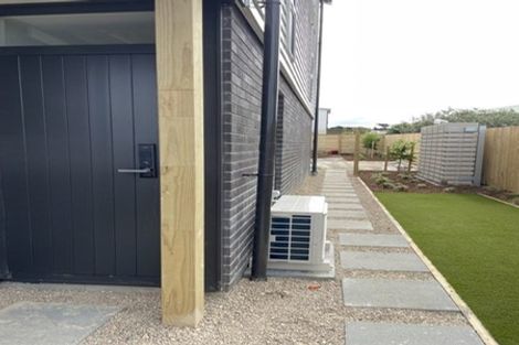 Photo of property in 3/504 Don Buck Road, Massey, Auckland, 0614