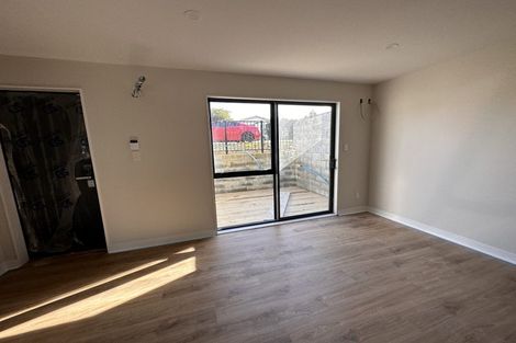 Photo of property in 309 Don Buck Road, Massey, Auckland, 0614