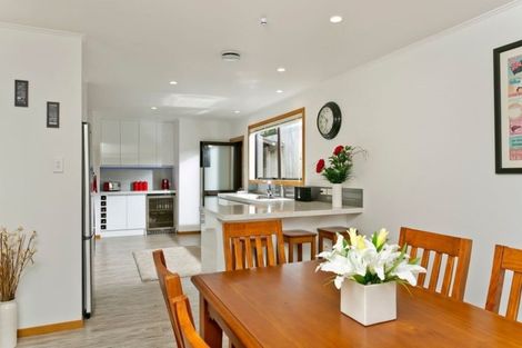 Photo of property in 72 Matipo Road, Mairangi Bay, Auckland, 0630