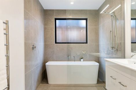 Photo of property in 50 Muster Road, Jacks Point, 9371