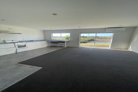 Photo of property in 51 Queen Mary Avenue, New Lynn, Auckland, 0600