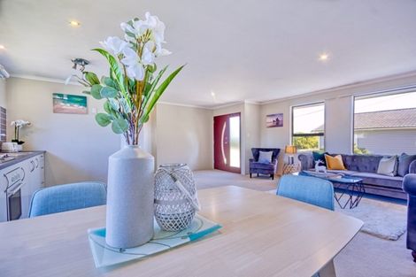 Photo of property in 1/185 Royal Road, Massey, Auckland, 0614