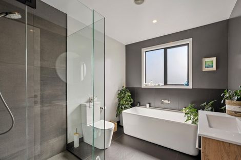 Photo of property in 4 Pounamu Avenue, Albert Town, Wanaka, 9305