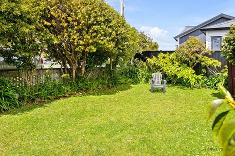 Photo of property in 56 Te Atatu Road, Te Atatu South, Auckland, 0610