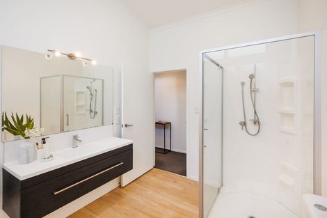 Photo of property in 16a Springdale Grove, Fitzherbert, Palmerston North, 4410