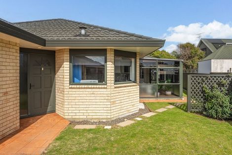 Photo of property in 15a Watson Drive, Paraparaumu Beach, Paraparaumu, 5032