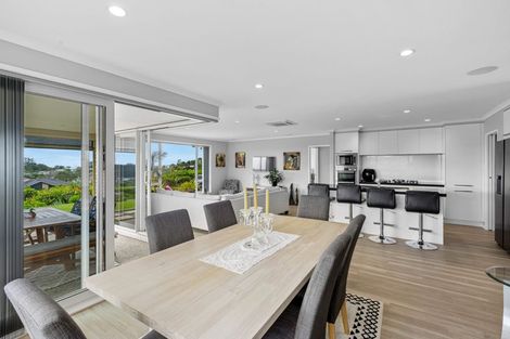 Photo of property in 15 Seaview Crescent, Hatfields Beach, Orewa, 0931