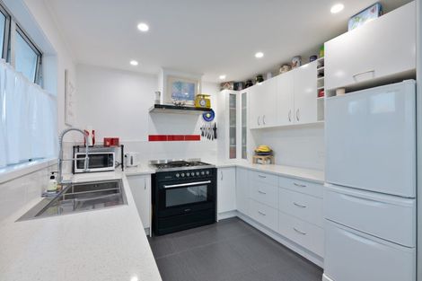 Photo of property in 12 Helena Street, Massey, Auckland, 0614