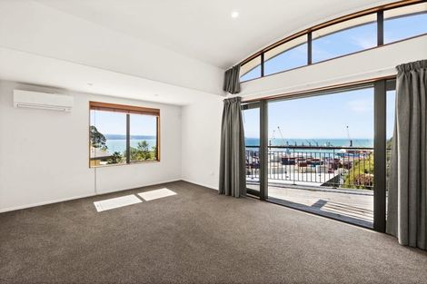 Photo of property in 4 Karaka Road, Bluff Hill, Napier, 4110