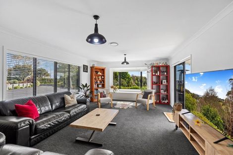 Photo of property in 135r Waikite Road, Welcome Bay, Tauranga, 3175