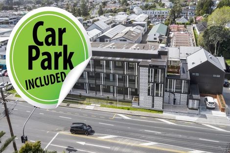 Photo of property in 1/4045f Great North Road, Glen Eden, Auckland, 0602