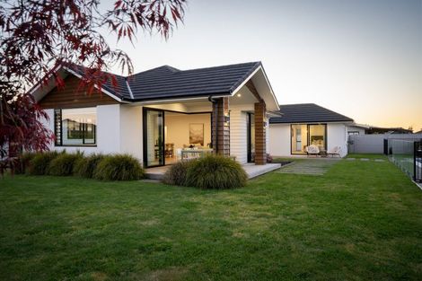 Photo of property in 2 Moemoea Place, Cambridge, 3434