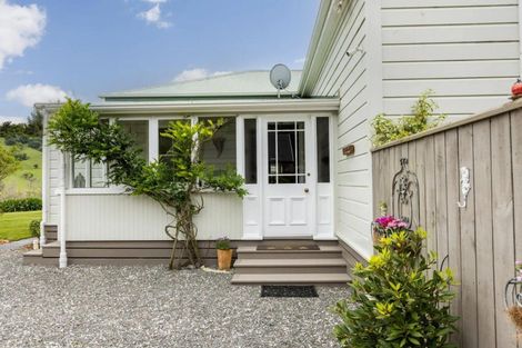 Photo of property in 52 Waipuka Road, Waimarama, Havelock North, 4294