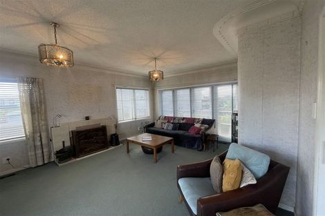 Photo of property in 90 Roberts Road, Te Atatu South, Auckland, 0610