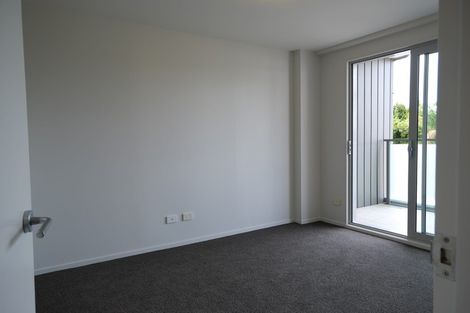 Photo of property in 2/8 Shakespeare Road, Milford, Auckland, 0620