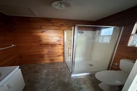 Photo of property in 1 Worthington Place, West Harbour, Auckland, 0618