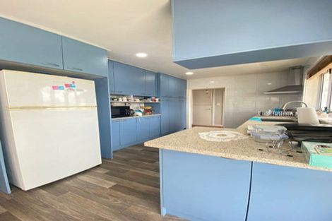 Photo of property in 211 Sturges Road, Henderson, Auckland, 0612