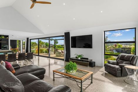 Photo of property in 136 Karanui Road, Te Kamo, Kamo, 0185