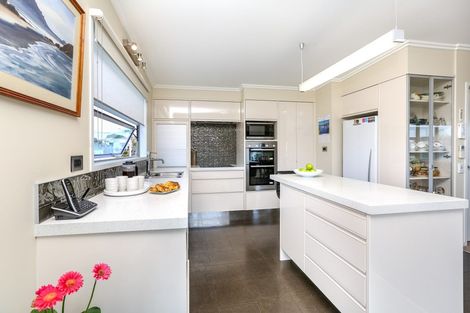 Photo of property in 2 Cutfield Road, New Plymouth, 4310