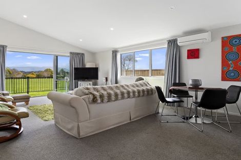 Photo of property in 18 Richardson Road, Omokoroa, 3114