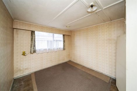 Photo of property in 1 Tawhiti Road, Hawera, 4610