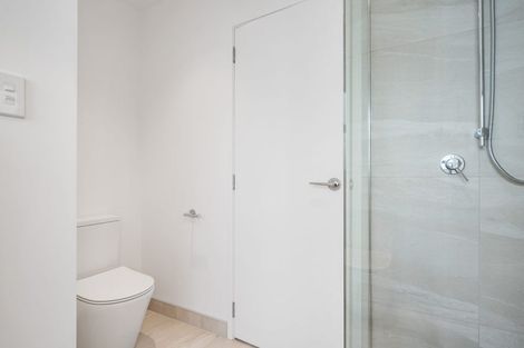 Photo of property in 43 Oteha Valley Road, Northcross, Auckland, 0632