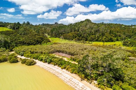 Photo of property in 73 Pipiroa Road, Ngatea, 3503