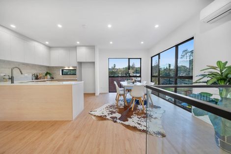 Photo of property in 60a Powrie Street, Glenfield, Auckland, 0629