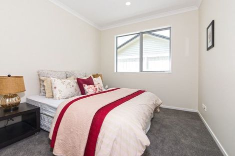 Photo of property in 1 Fred White Drive, Kumeu, 0810