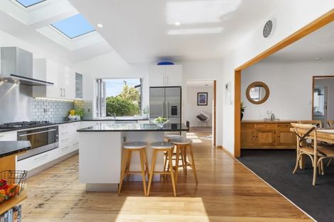 Photo of property in 18 Hector Street, Seatoun, Wellington, 6022