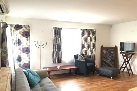 Photo of property in 2 Aotea Road, Glen Eden, Auckland, 0602